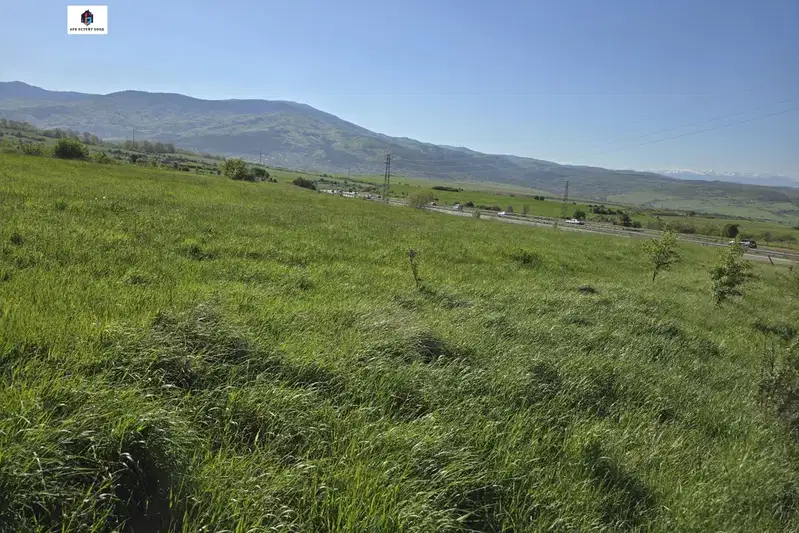 Plot in Oblast Pernik, Golemo Buchino