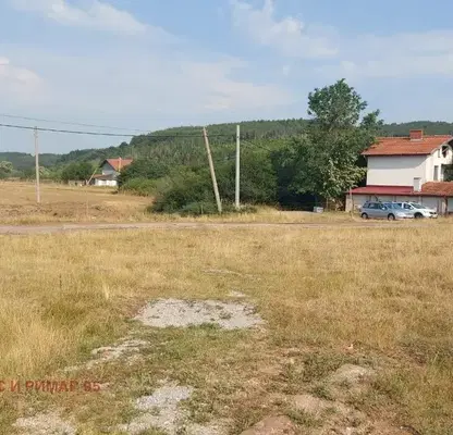 Снимка 5 — Парцел в Перник, с. Непразненци