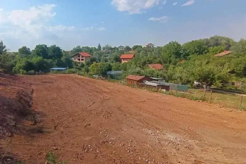 Plot in Oblast Pernik, Noevci