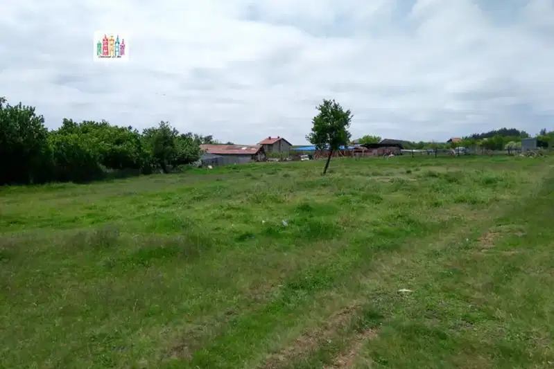 Plot in Oblast Pernik, Selishten Dol