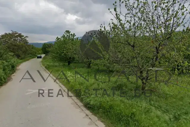Plot in Oblast Plovdiv, Brestnik