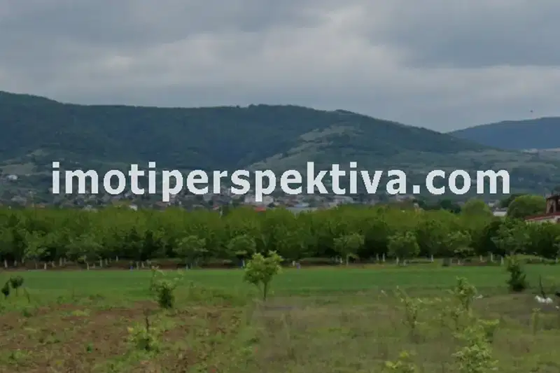 Plot in Oblast Plovdiv, Brestnik