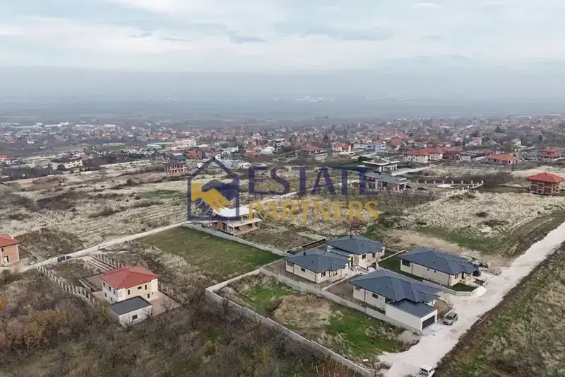 Plot in Oblast Plovdiv, Brestnik