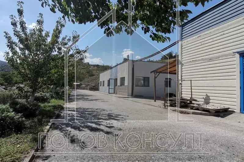 Plot in Plovdiv, Pyrvenec