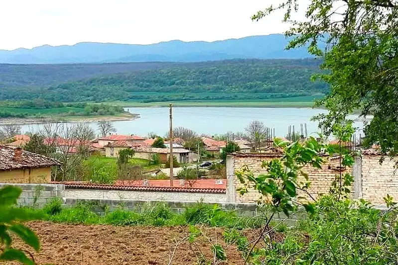 Парцел в Шумен, с. Ловец