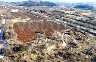 Парцел в София, Елин Пелин