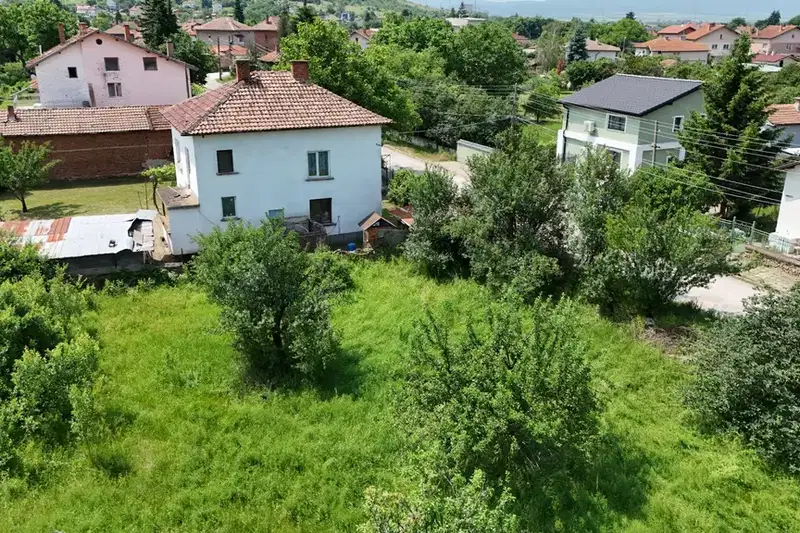 Plot in област София, Elin Pelin