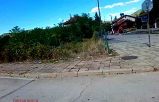 Парцел в София, Правец