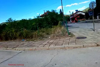 Парцел в София, Правец