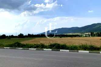 Парцел в София, Правец