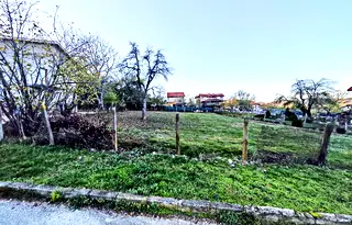 Парцел в София, Правец
