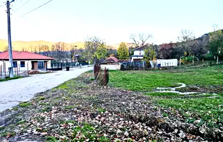 Парцел в София, Правец