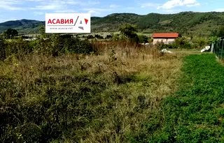 Парцел в София, Правец