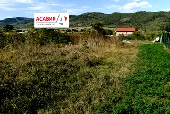 Парцел в София, Правец