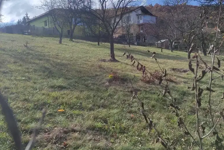 Парцел в София, Своге