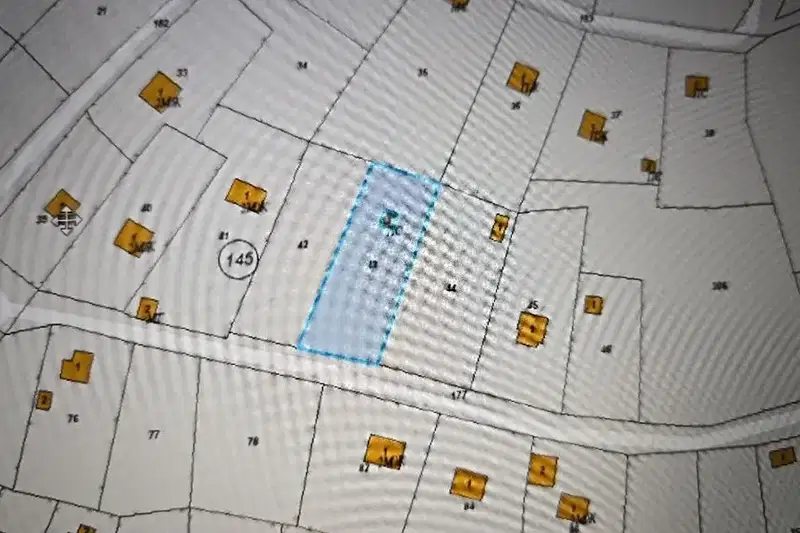 Plot in област София, Carichina