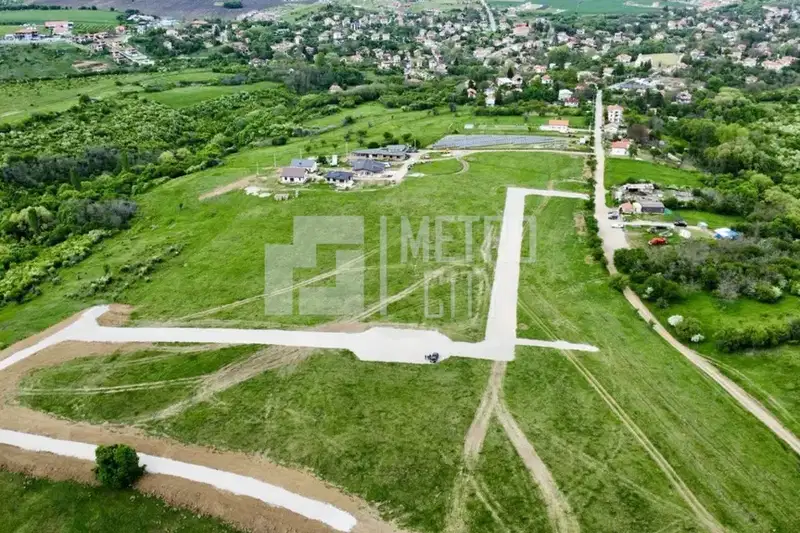 Plot in област София, Herakovo