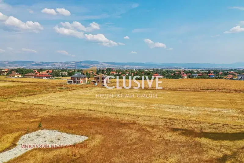 Plot in област София, Prolesha