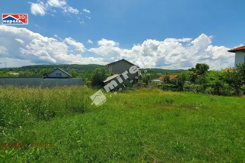 Парцел в София, с. Вакарел
