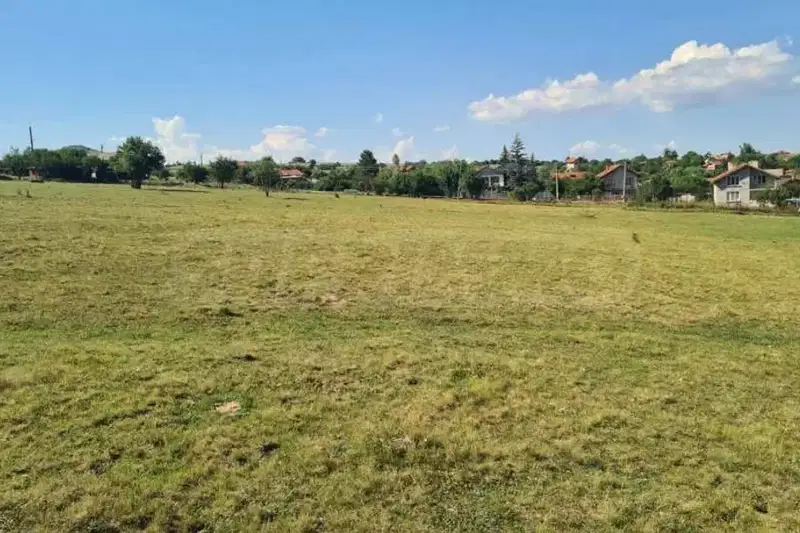 Plot in област София, Zlatusha