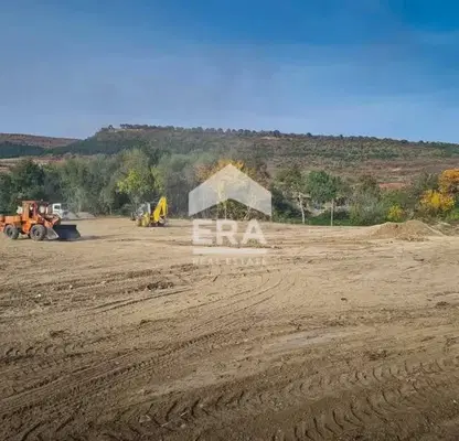 Снимка 2 — Парцел в Търговище, с. Лиляк