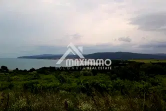Парцел във Варна, Бяла