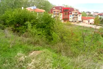 Парцел във Варна, Бяла
