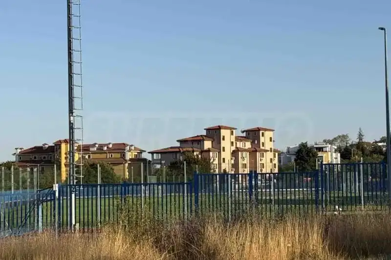 Парцел във Варна, Бяла