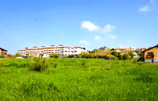 Парцел във Варна, Бяла