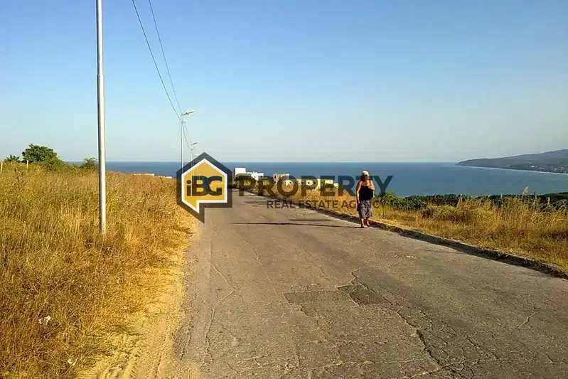 Парцел във Варна, Бяла