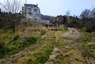 Парцел във Варна, Бяла