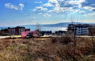 Парцел във Варна, Бяла