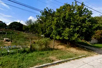 Парцел във Варна, Бяла