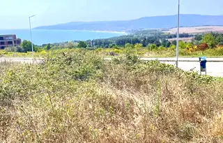 Парцел във Варна, Бяла