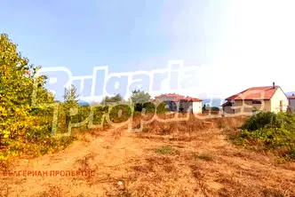 Парцел във Варна, Бяла