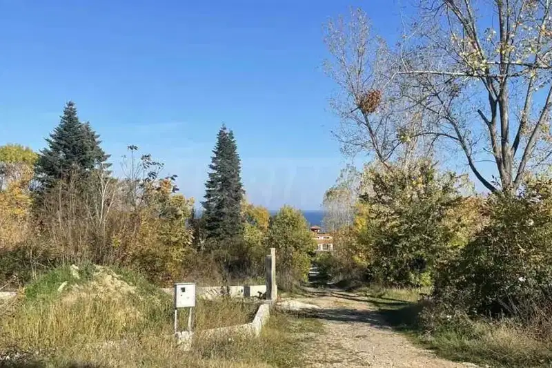 Парцел във Варна, Бяла