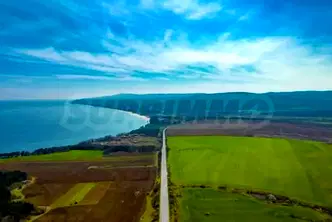 Парцел във Варна, Бяла