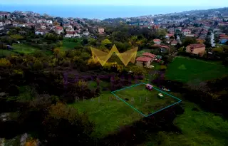 Парцел във Варна, Бяла