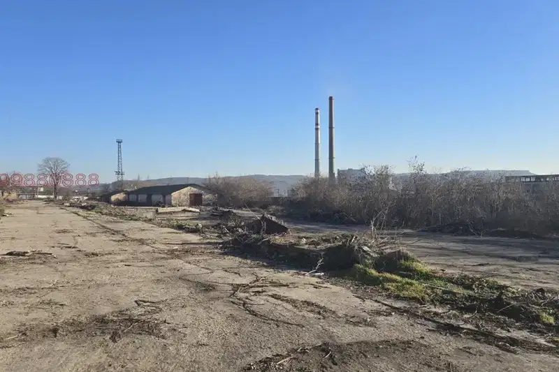 Парцел във Варна, Девня