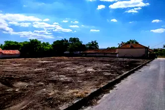 Парцел във Варна, Девня