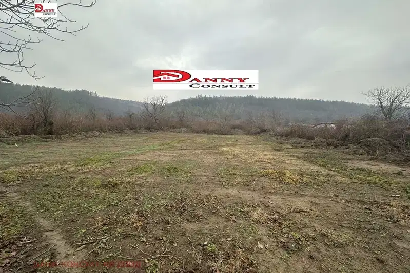 Парцел във Велико Търново, Дебелец