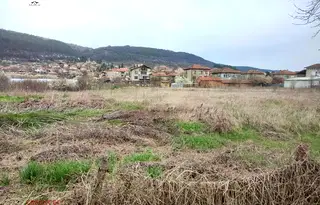 Парцел във Велико Търново, Дебелец
