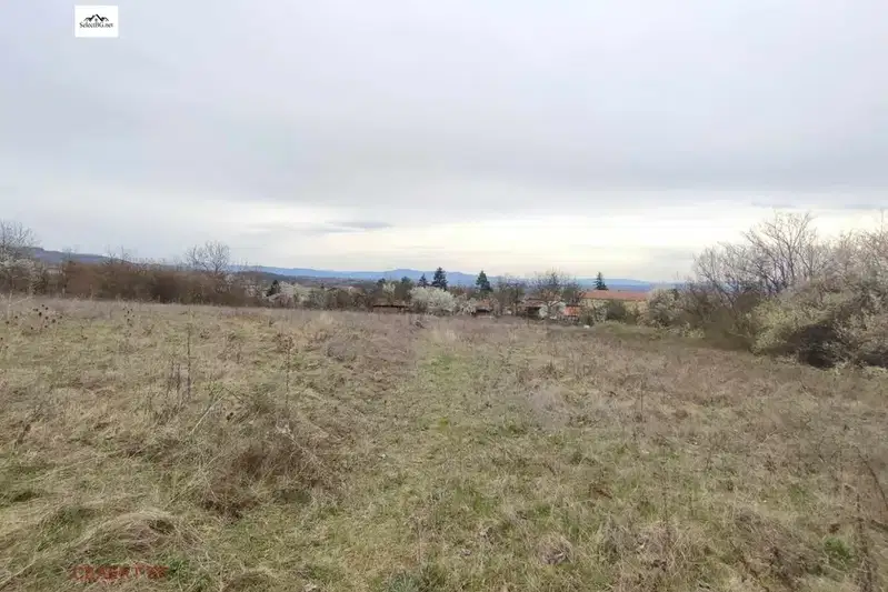Парцел във Велико Търново, Дебелец