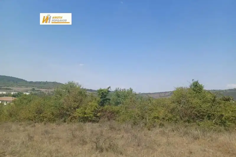 Парцел във Велико Търново, Дебелец