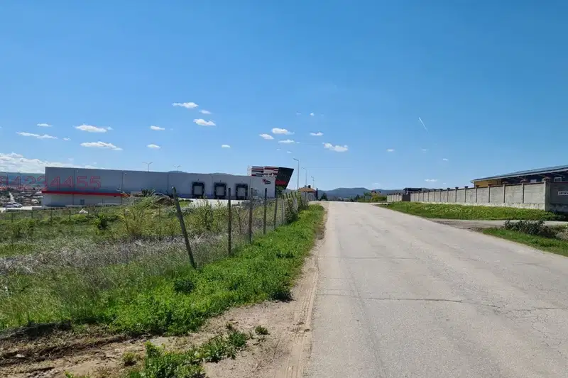 Парцел във Велико Търново, Дебелец