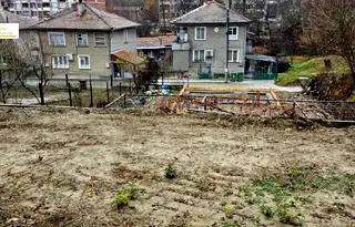 Парцел във Велико Търново, Елена
