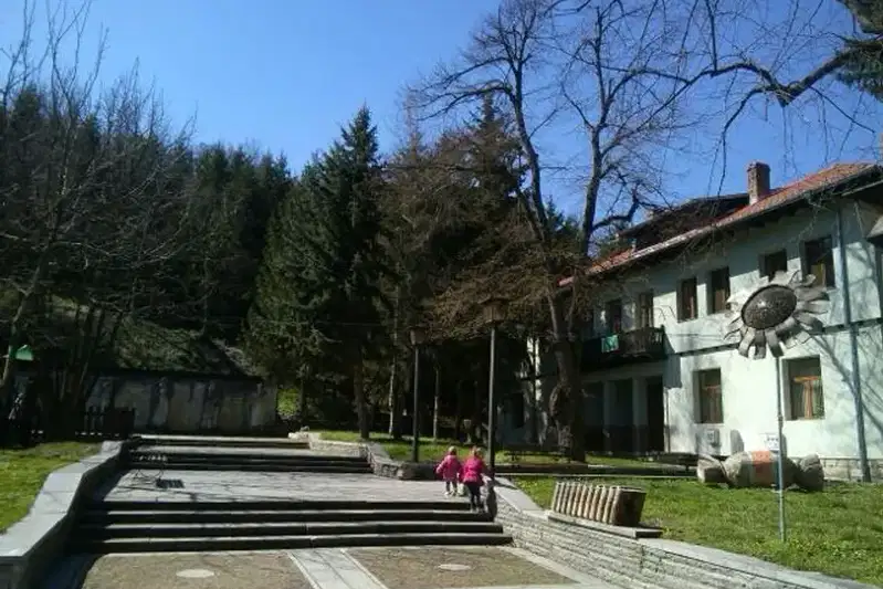 Парцел във Велико Търново, Елена