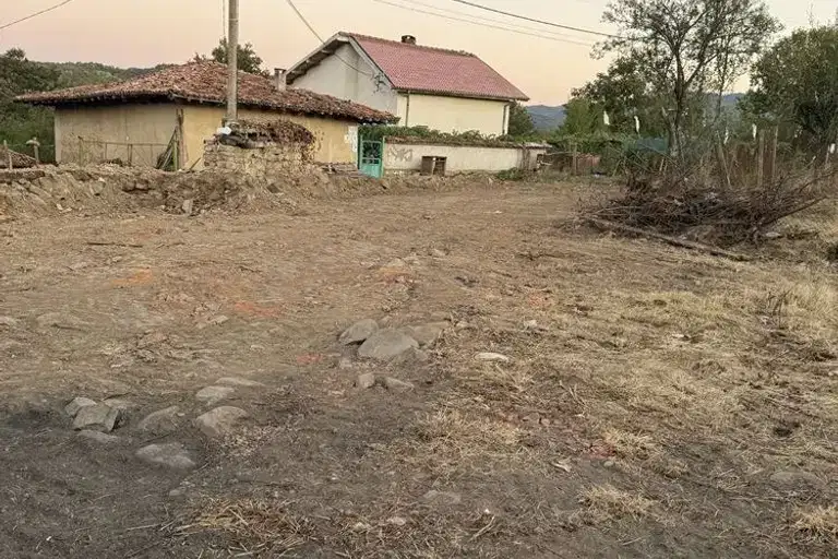 Парцел във Велико Търново, с. Чакали