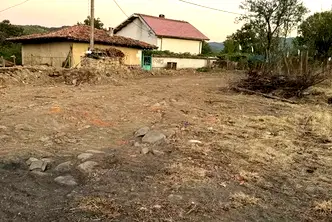 Парцел във Велико Търново, с. Чакали