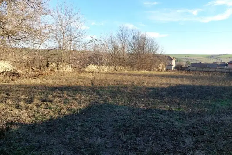 Парцел във Велико Търново, с. Долна Липница
